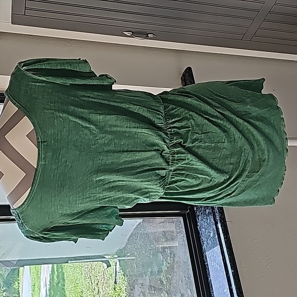 One World green top size small - Picture 4 of 5